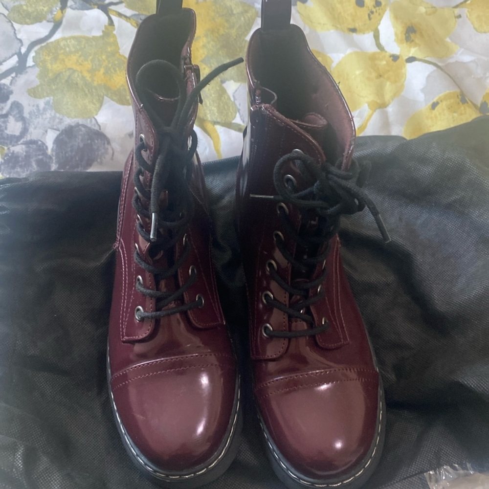 combat boots